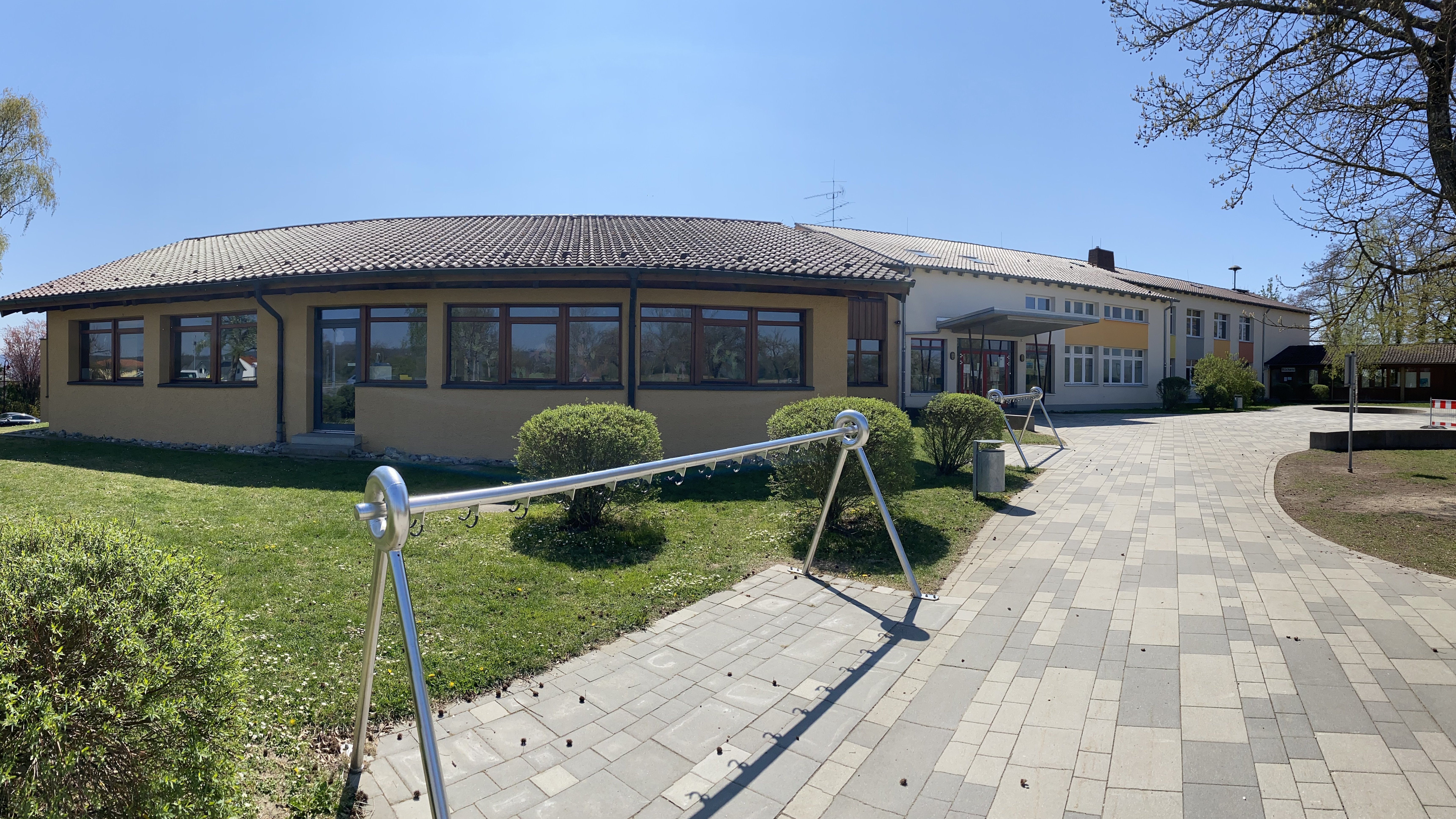 Haupteingang Grundschule Volkertshausen